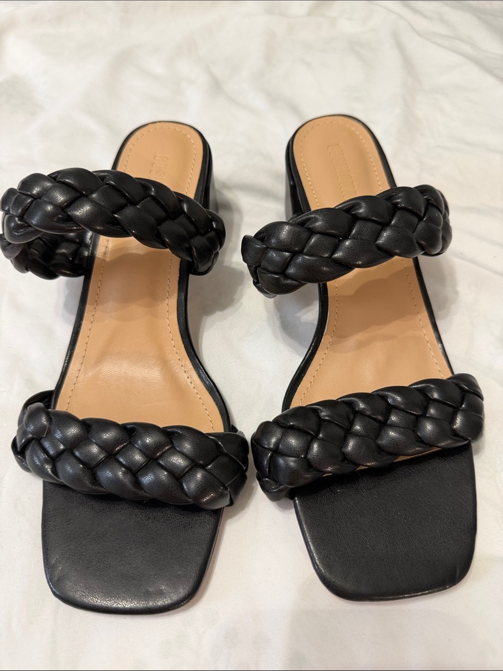 CUSHIONAIRE Womens Black Double Braided Sandals